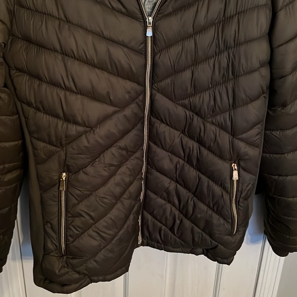 YMI women’s olive green layered look Jacket - Picture 2 of 8